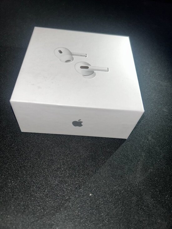 Air pods Pro Gen 2 for Sleaded and never been wear - Picture 3 of 4
